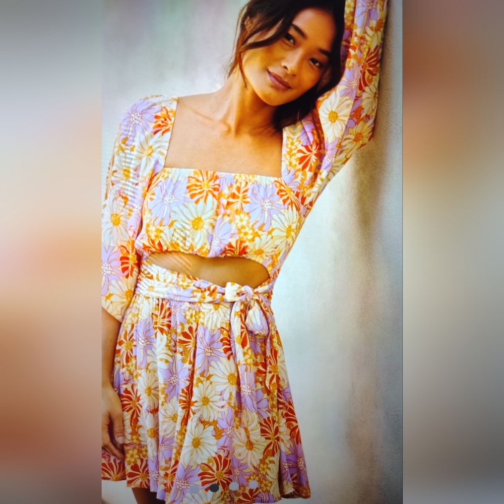 L*SPACE ROSITA CUT-OUT WAVY DAISY PUFF  SLEEVE, FLORAL CHIC MINI DRESS SIZE S-M